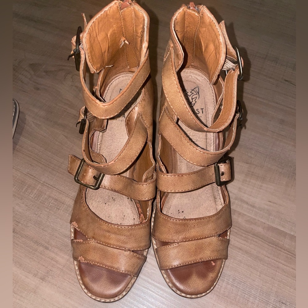 Women's Tan Buckle Strap Heels